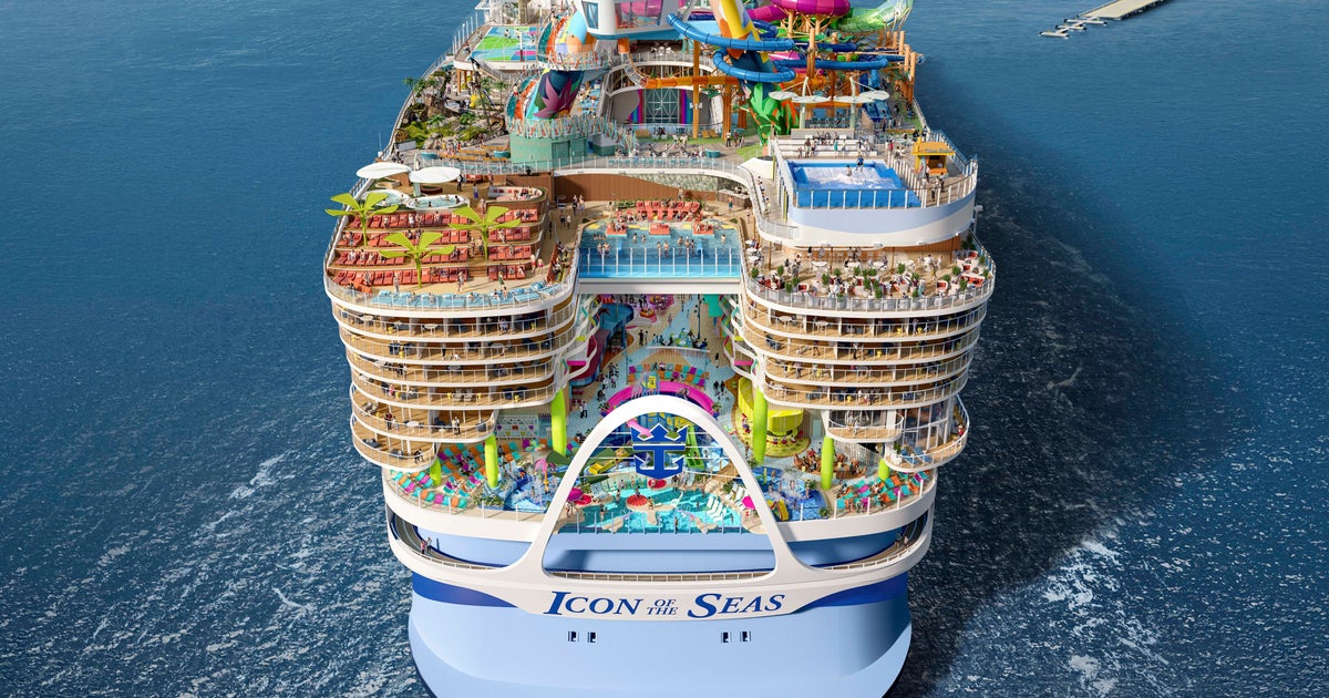 Why That Viral Photo Of A Massive Cruise Ship Is Freaking Everyone Out