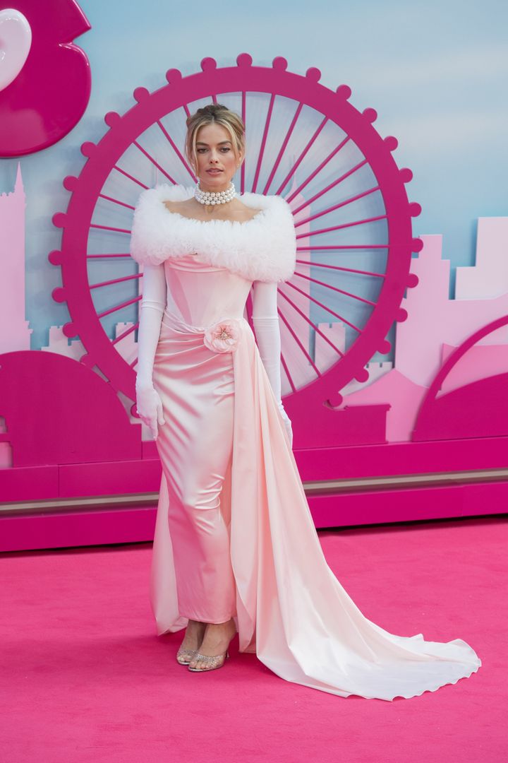 Margot Robbie paid tribute to another Barbie ensemble at the film's premiere