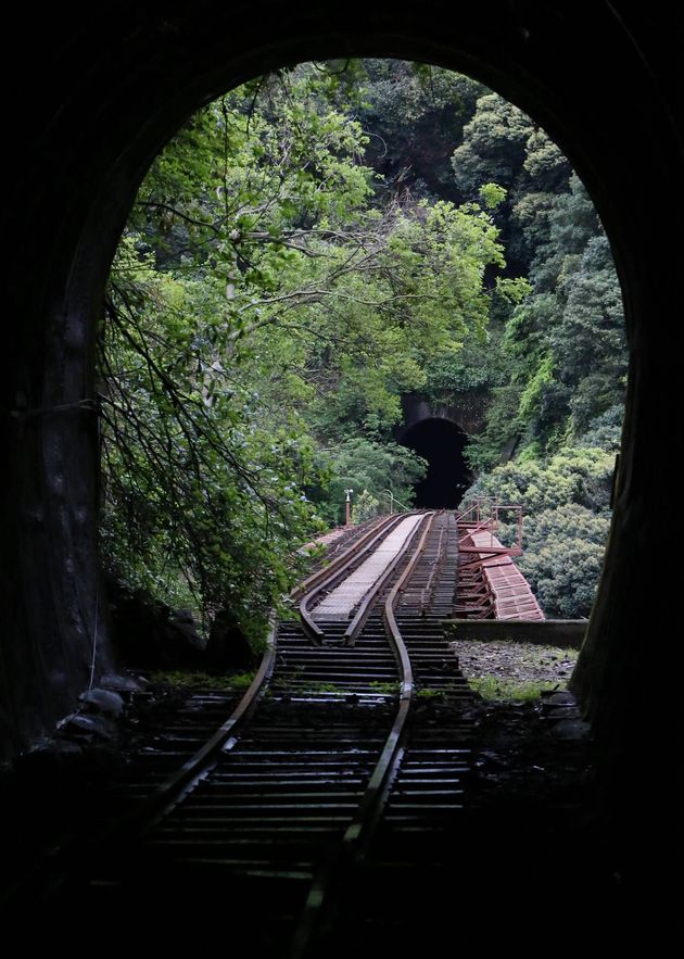 南阿蘇鉄道の第一白川橋梁＝2016年4月28日、熊本県南阿蘇村