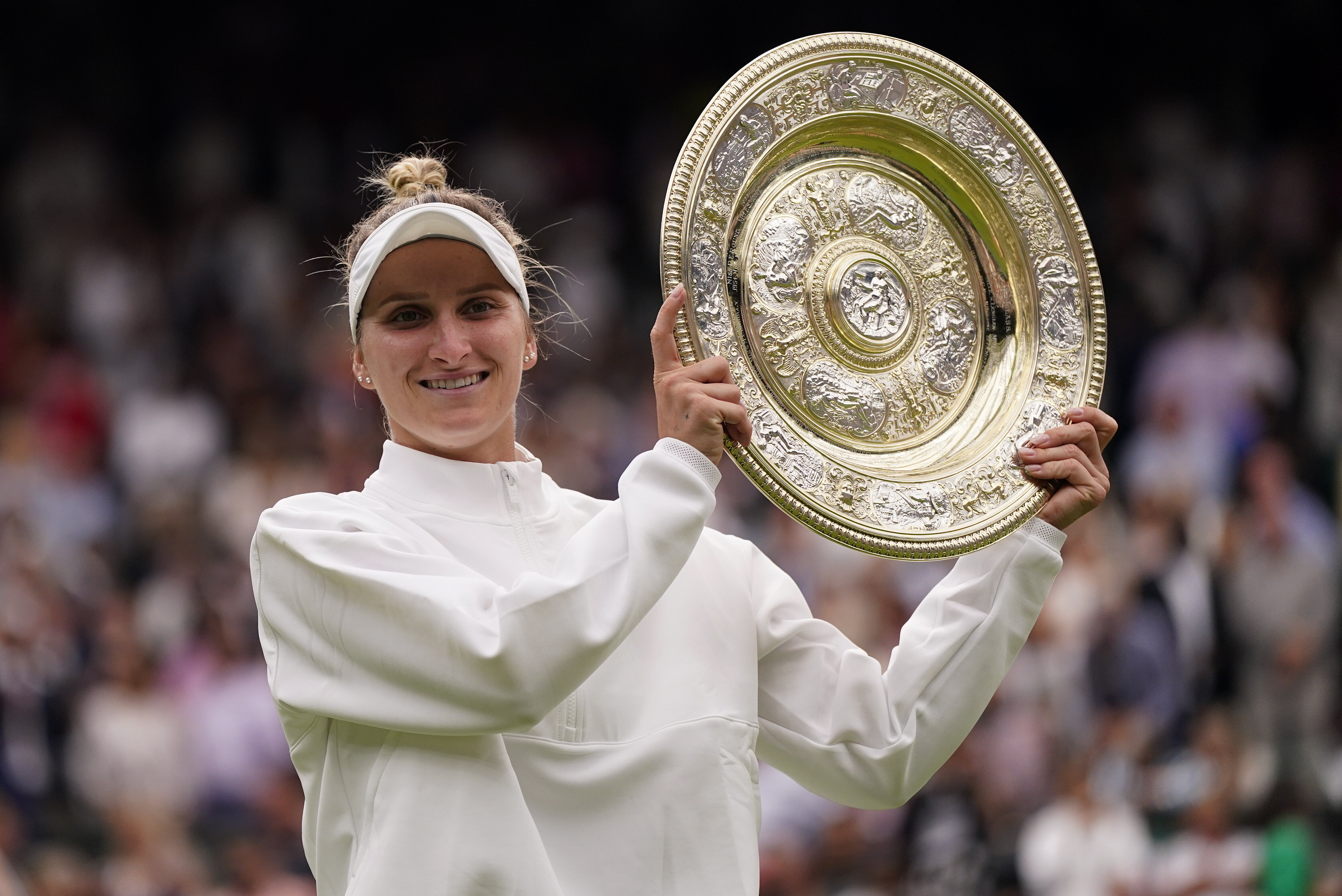 Marketa Vondrousova Is Wimbledon's First Unseeded Female Champion ...