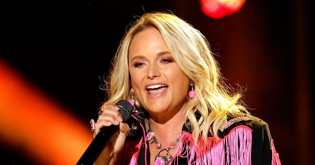 Miranda Lambert Scolds Fans For Selfies At Vegas Concert