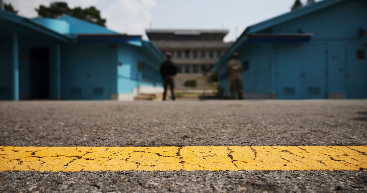 American National Crosses the Inter-Korean Border, Entering North Korea