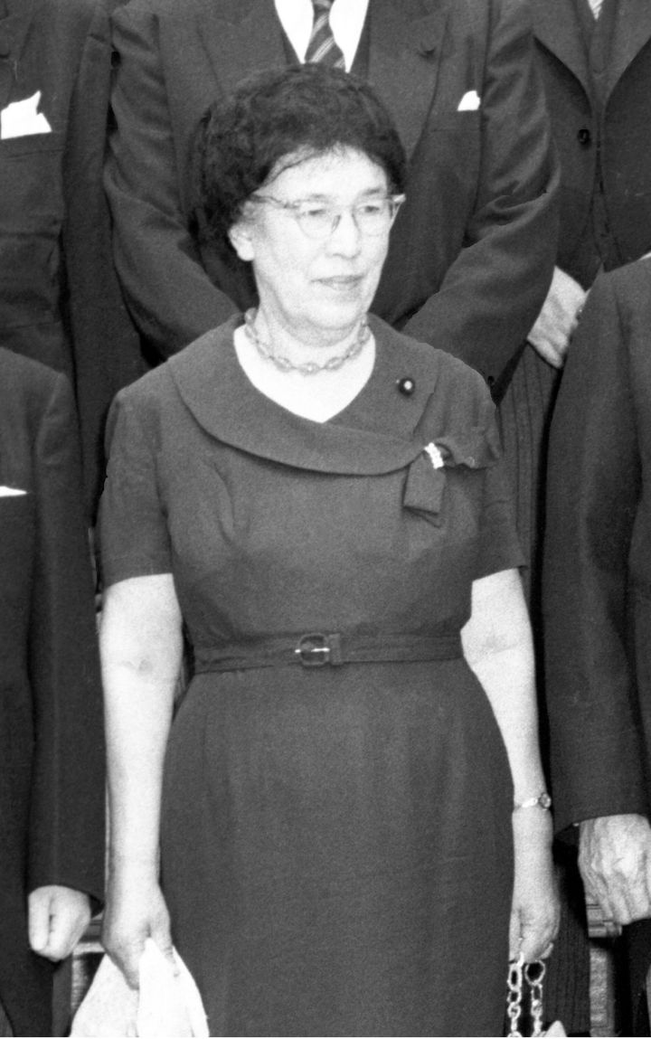 日本初の女性大臣、中山マサさん＝1960年7月19日