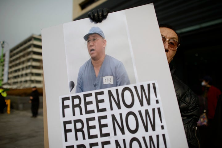 A placard calling for the release of Kenneth Bae in 2014.