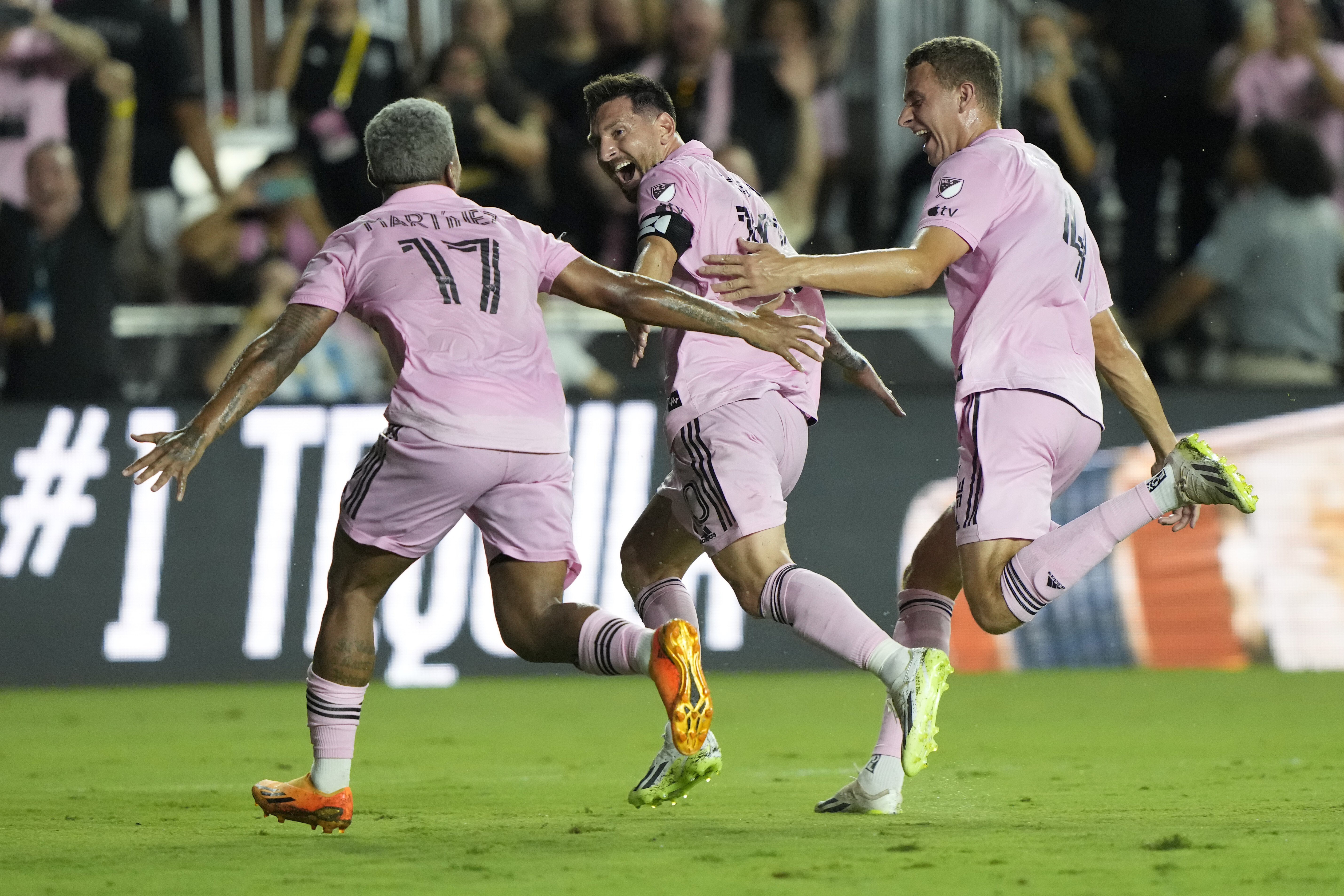 Lionel Messi Scores Dramatic Game-Winning Goal In His Inter Miami Debut ...