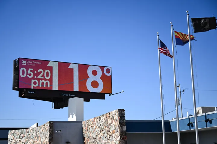 People In Phoenix Are Getting Third-Degree Burns From Pavement As Heat Wave Fries City (huffpost.com)