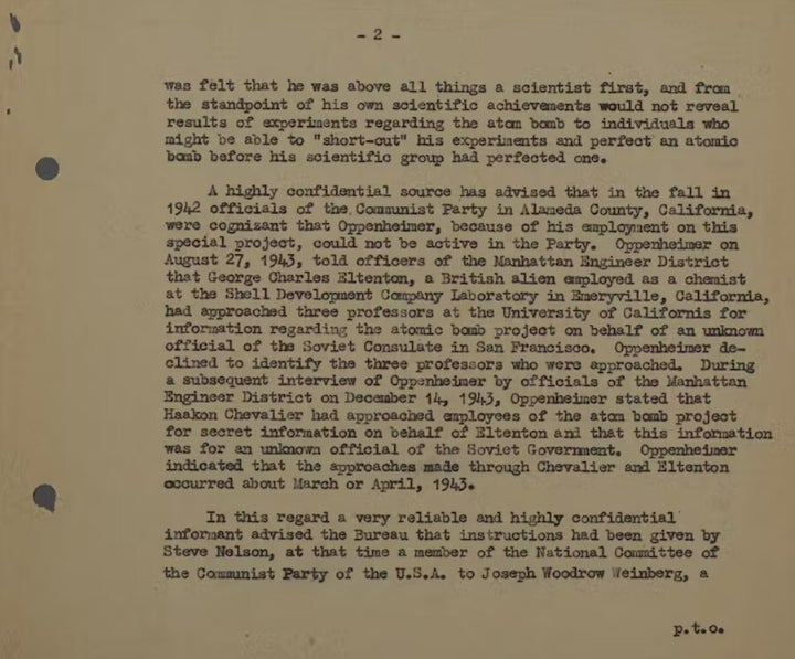 Ένα απόσπασμα από τον φάκελο της βρετανικής υπηρεσίας ασφαλείας MI5 για τον Ρόμπερτ Οπενχάιμερ περιγράφει τις προσπάθειες να πειστούν ο Οπενχάιμερ και άλλοι επιστήμονες να μοιραστούν πληροφορίες σχετικά με την έρευνά τους για την ατομική βόμβα με τη Σοβιετική Ένωση.