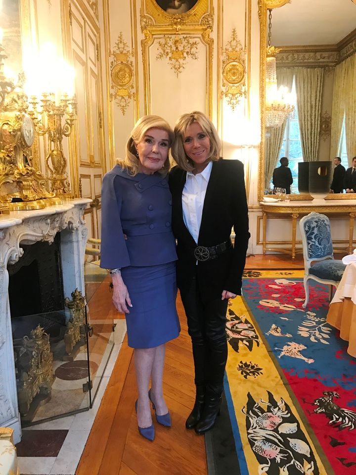 Με την Μπριγκίτ Μακρόν στο Παρίσι το 2017.
