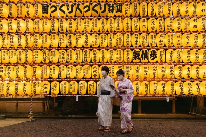 Κίνα: Η ανεργία έριξε τους νέους ξανά στο σπιτικό χαρτζιλίκι