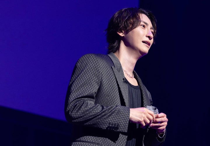 ゲイだとカミングアウトした『AAA』の與真司郎さん