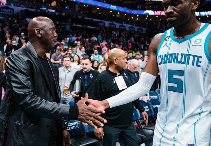 Michael jordan at hornets best sale game
