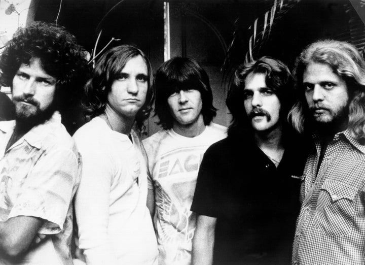 Don Henley, Joe Walsh, Randy Meisner, Glenn Frey και Don Felder το 1977. (Photo by Michael Ochs Archives/Getty Images)