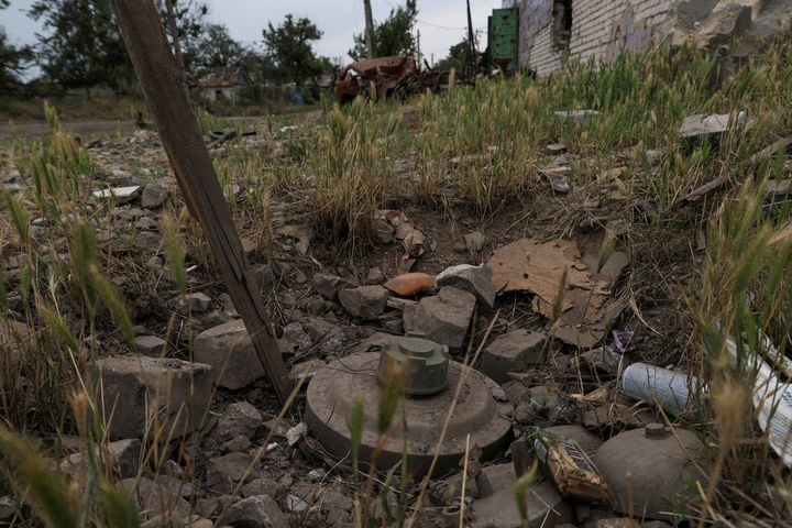  An anti-tank mine is seen in the village of Neskuchne, recently retaken by the Ukrainian Armed Forces, amid Russia's attack on Ukraine, near a front line in Donetsk region, Ukraine July 8, 2023. REUTERS/Sofiia Gatilova/File Photo