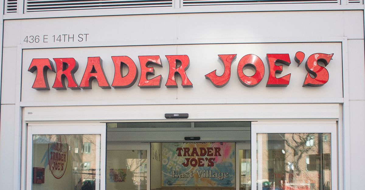 Trader Joe's Workers Seek to Form a Union - WSJ