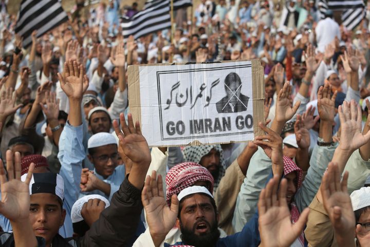 Υποστηρικτές του κόμματος Jamiat Ulema Islam του σκληροπυρηνικού ισλαμιστή ηγέτη Μαουλάνα Φαζ
