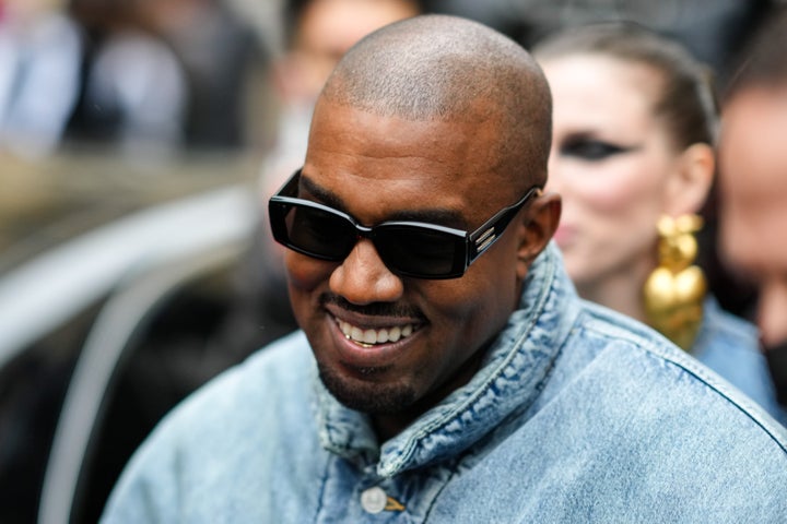 Ye, o rapper anteriormente conhecido como Kanye West, durante a Paris Fashion Week em 23 de janeiro de 2022.