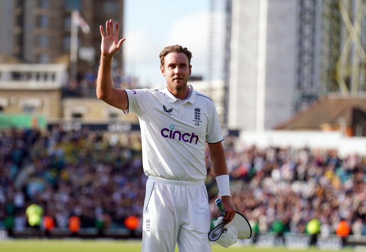 England's Stuart Broad acknowledges the crowd as he walks off the pitch for the last time after winning the fifth Ashes series test match at The Kia Oval, London.