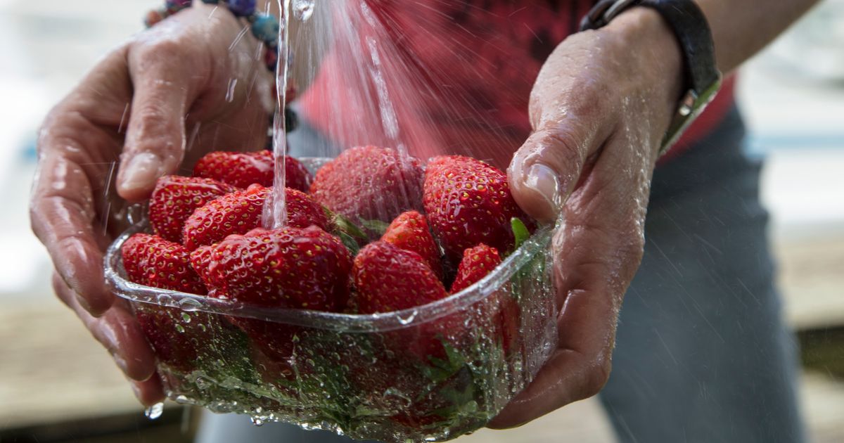 The 1 Thing That'll Wash Pesticides Off Fruits And Vegetables