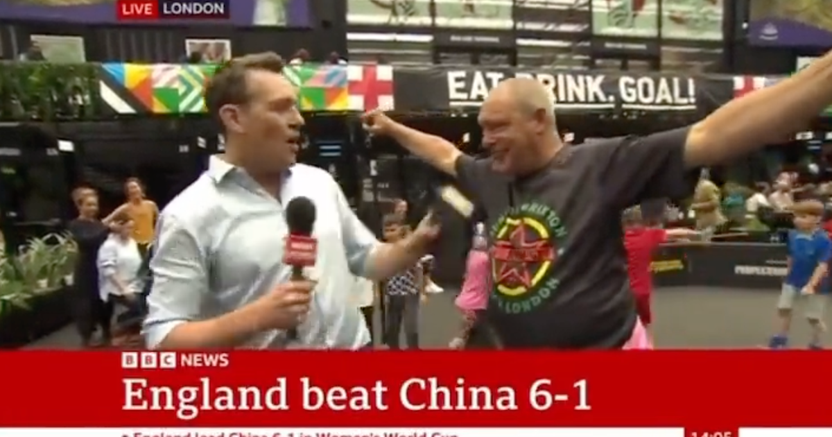 BBC Reporter Accidentally Airs Anti-Tory Slogan | HuffPost UK Politics - Vimarsana News