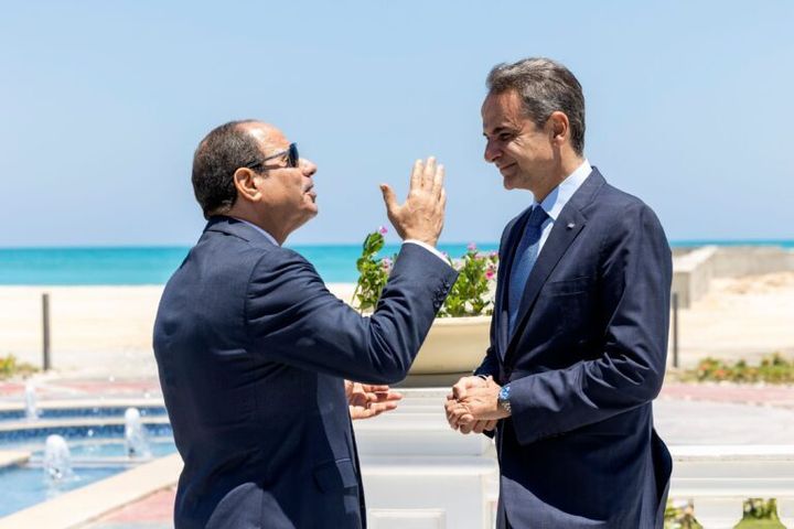 Συνάντηση του πρωθυπουργού με τον Αιγύπτιο πρόεδρο Σίσι στο Ελ Αλαμέιν