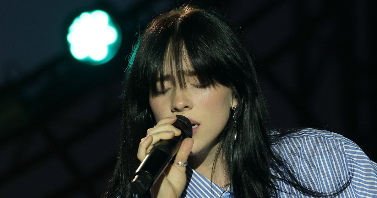 Billie Eilish Honors Late ‘Euphoria’ Actor Angus Cloud With Lollapalooza Tribute Billie Eilish Honors Late ‘Euphoria’ Actor Angus Cloud With Lollapalooza Tribute