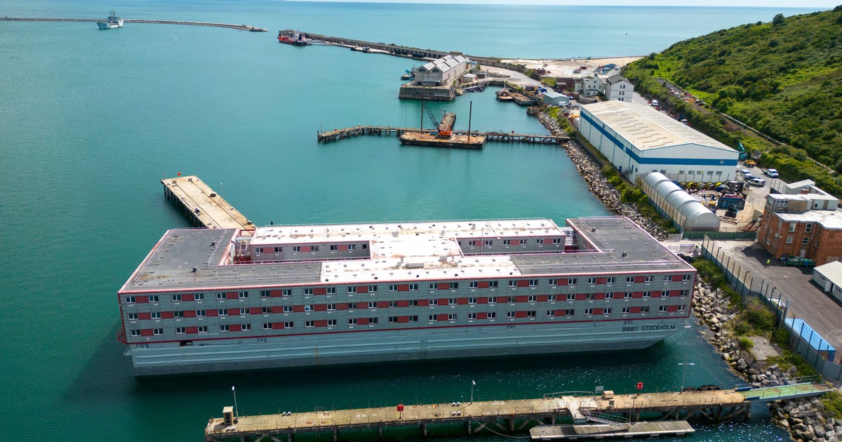 No.10 Forced To Deny 500 Will Be Housed On Migrant Barge By End Of The Week