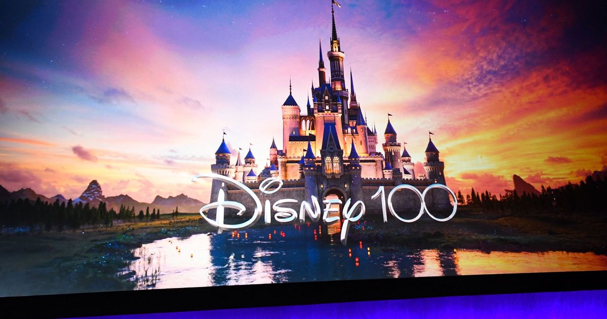 Disney100】せめて1枚は欲しいディズニー100周年記念Suicaが素敵 
