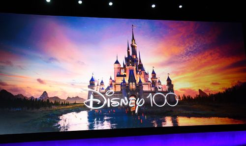 Disney100】せめて1枚は欲しい...ディズニー100周年記念Suicaが素敵