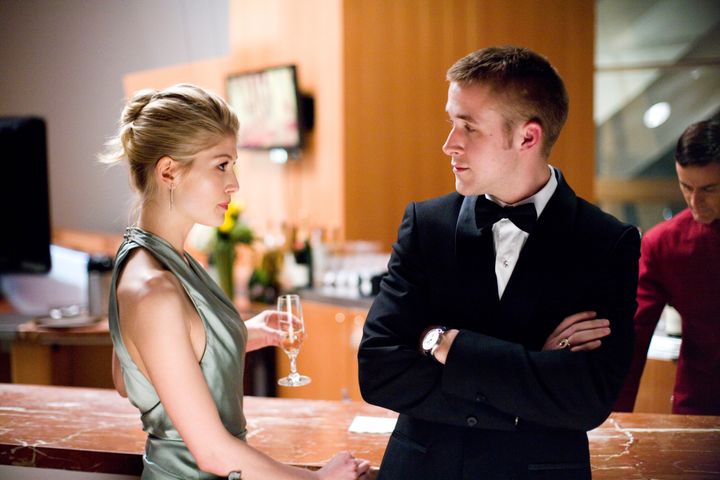 Rosamund Pike and Ryan Gosling in Fracture