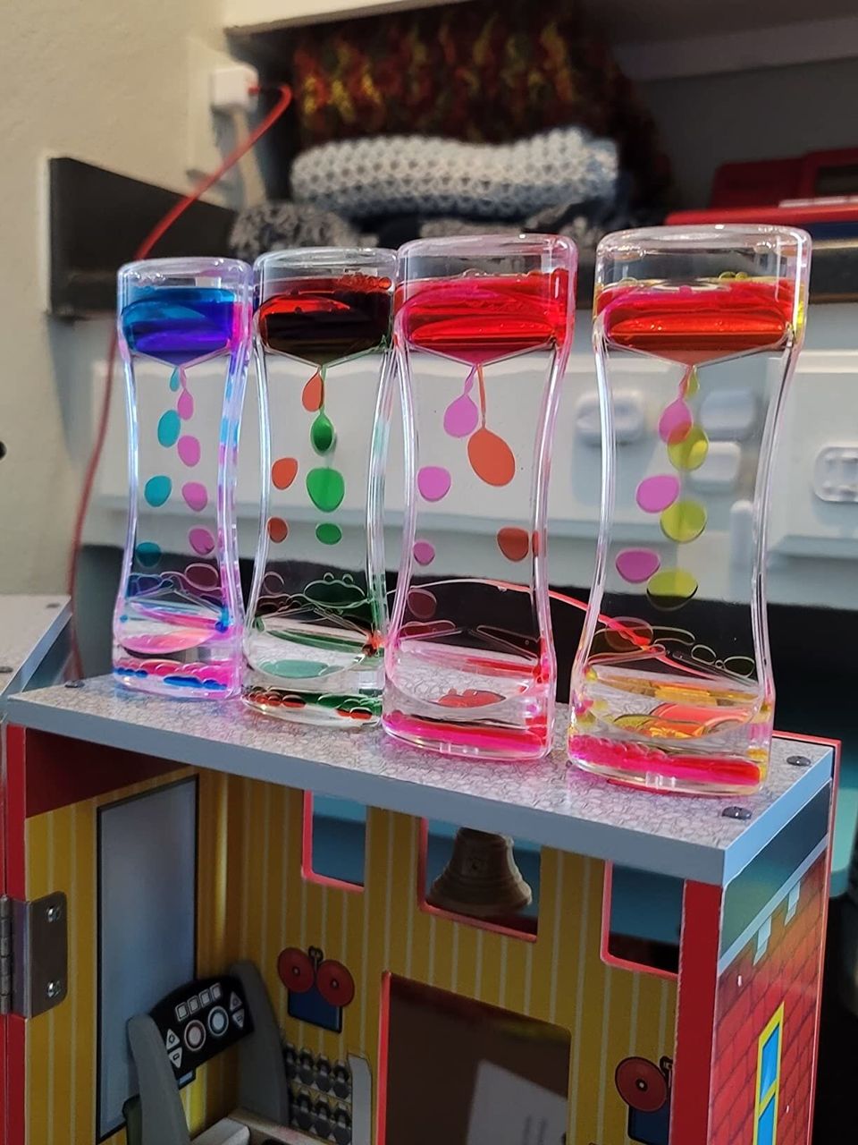 A liquid motion sensory toy