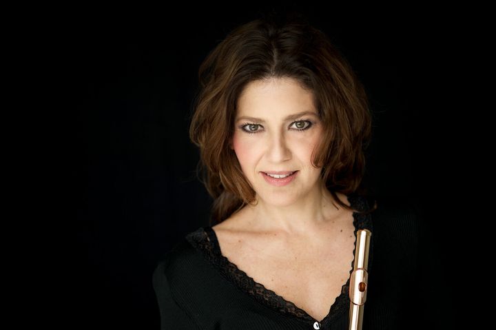 Η Ιταλίδα φλαουτίστα Silvia Careddu, 1ο φλάουτο της Εθνικής Ορχήστρας της Γαλλίας