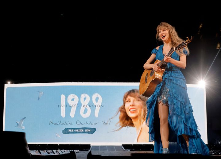Taylor Swift announced 1989 (Taylor's Version) on stage in Los Angeles
