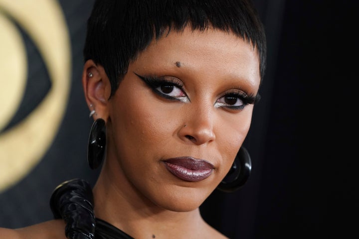 Doja Cat recentemente esclareceu sua posição sobre privacidade e autonomia em uma entrevista para a Harper's Bazaar.