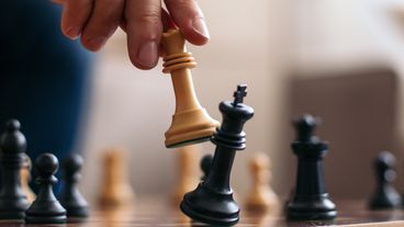 Chess Grandmaster Hans Niemann Gets Pre-Match Butt Scan After