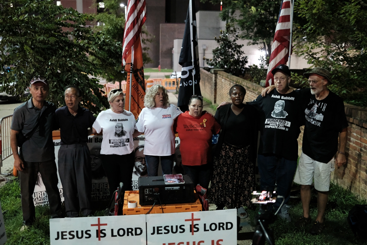 J6 supporters sing “Proud to be an American” outside of the D.C. jail in support of the jailed Capitol rioters.