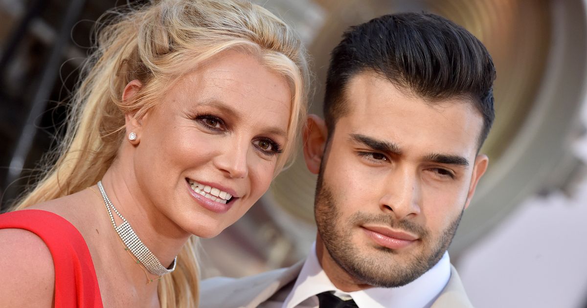 Sam Asghari Seeks Fans' Help With Paparazzi Disguise Amid Divorce From Britney Spears