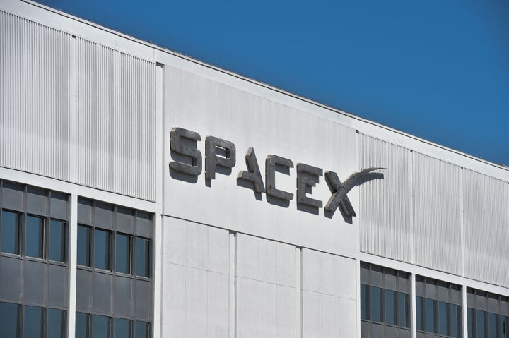 DOJ Sues SpaceX, Alleging 'Routine' Hiring Discrimination Against Refugees And Asylees | HuffPost Latest News