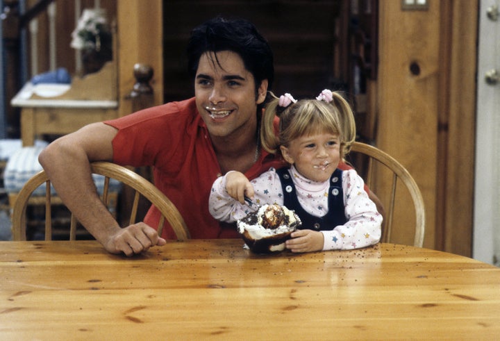 『フルハウス』のジェシー(左)とミシェル(右)