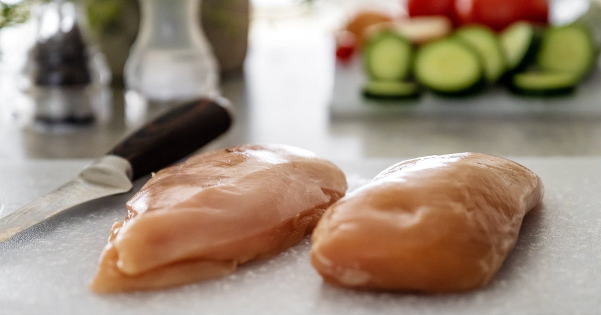 The Most Common Food Safety Mistakes Home Cooks Make, According To Experts