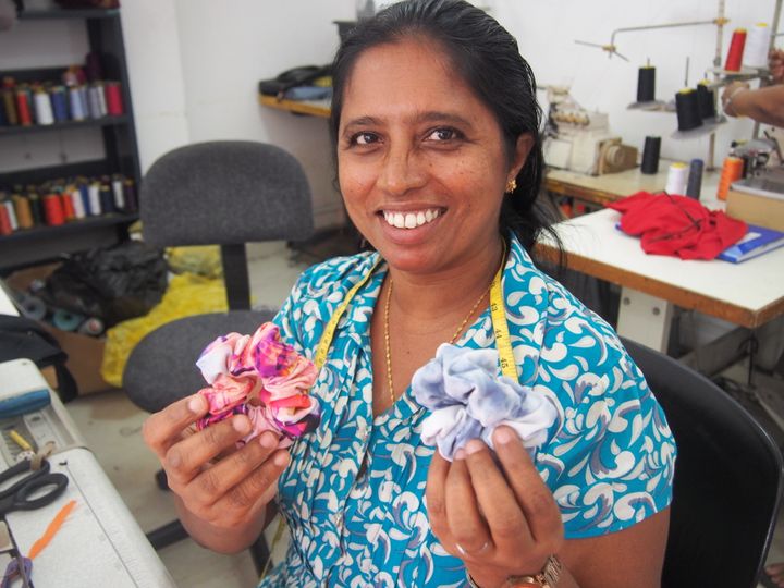 kelluna.の自社工場で働くスリランカ人の女性スタッフ