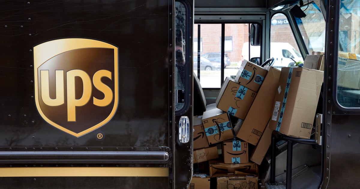 UPS Driver Dies From Heat Stroke After High Temperatures Hit Texas UPS Driver Dies From Heat Stroke After High Temperatures Hit Texas