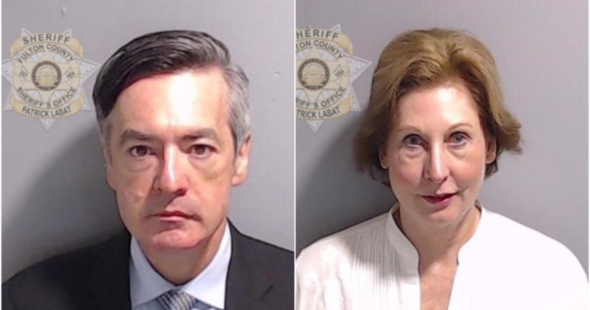Kenneth Chesebro, Sidney Powell Ask For Georgia Cases To Be Severed From Co-Defendants Kenneth Chesebro, Sidney Powell Ask For Georgia Cases To Be Severed From Co-Defendants