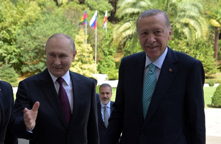 Russian President Vladimir Putin welcomes Turkish President Tayyip Erdogan during a meeting in Sochi, Russia, September 4, 2023. Sputnik/Alexei Nikolskyi/Kremlin via REUTERS ATTENTION EDITORS - THIS IMAGE WAS PROVIDED BY A THIRD PARTY.