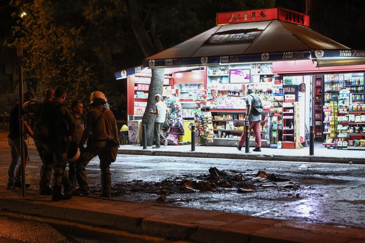 ΚΛΕΙΣΤΗ Η ΟΥΛΟΦ ΠΑΛΜΕ ΜΕΤΑ ΑΠΟ ΕΠΕΙΣΟΔΙΑ ΜΕΤΑΞΥ ΟΜΑΔΑΣ ΑΝΤΙΕΞΟΥΣΙΑΣΤΩΝ ΚΑΙ ΑΣΤΥΝΟΜΙΑΣ (ΒΑΣΙΛΗΣ ΡΕΜΠΑΠΗΣ/EUROKINISSI)