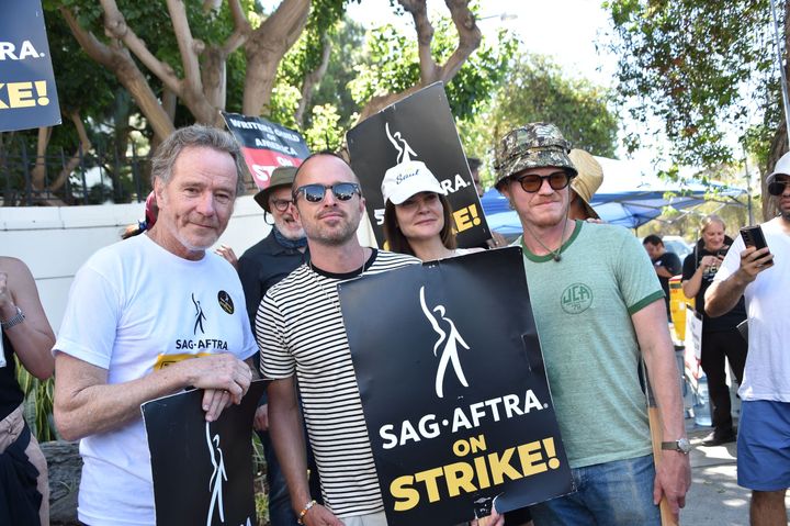 Breaking Bad actors Bryan Cranston, Aaron Paul, Betsy Brandt and Jesse Plemons joined a SAG-AFTRA picket line last week.