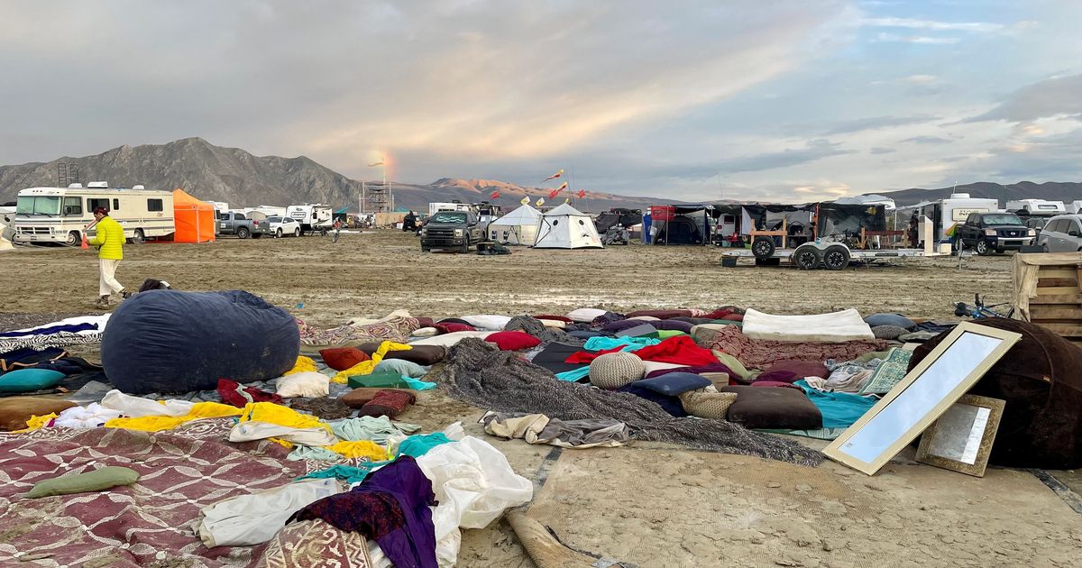 Burning Man Revelers Begin Exodus After Flooding Left Tens Of Thousands Stranded In Nevada Desert