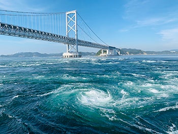 鳴門海峡の渦潮【徳島県】