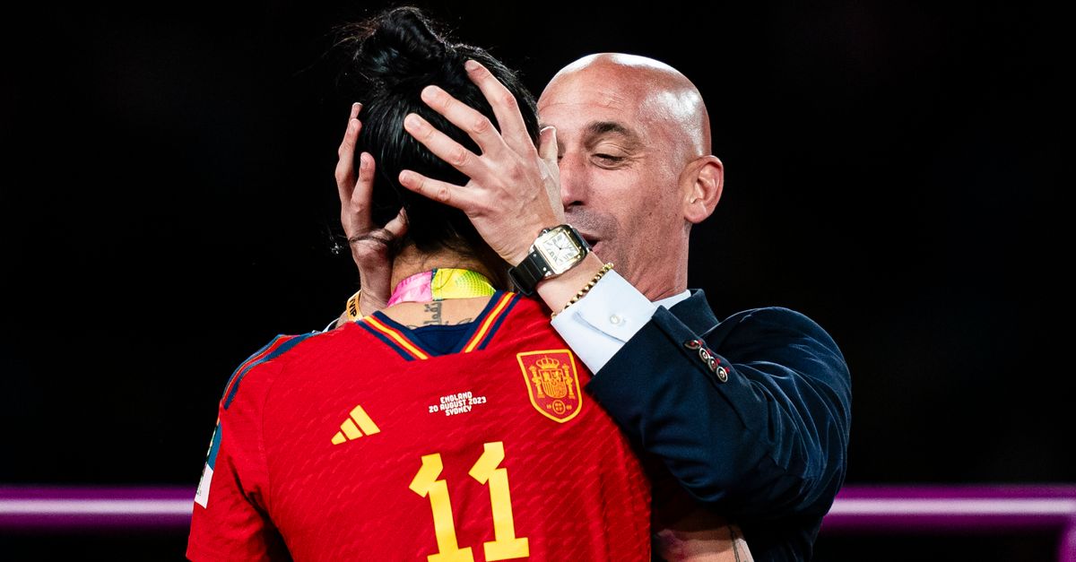 Les procureurs espagnols accusent Luis Rubiales d’agression sexuelle et de coercition pour un baiser lors de la Coupe du monde