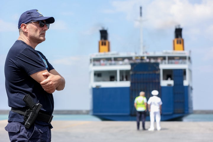 ΑΦΙΞΗ ΤΟΥ "BLUE HORIZON" ΣΤΟ ΛΙΜΑΝΙ ΤΟΥ ΗΡΑΚΛΕΙΟΥ ΜΕΤΑ ΤΟ ΠΕΡΙΣΤΑΤΙΚΟ ΜΕ ΤΟΝ ΠΝΙΓΜΟ ΤΟΥ 36ΧΡΟΝΟΥ (ΣΤΕΦΑΝΟΣ ΡΑΠΑΝΗΣ / EUROKINISSI)