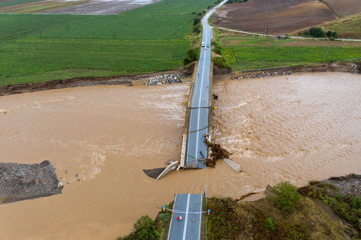 Για τις πρωτοφανείς πλημμύρες που έπληξαν τη χώρα και κυρίως τη Θεσσαλία μίλησε ο κυβερνητικός εκπρόσωπος